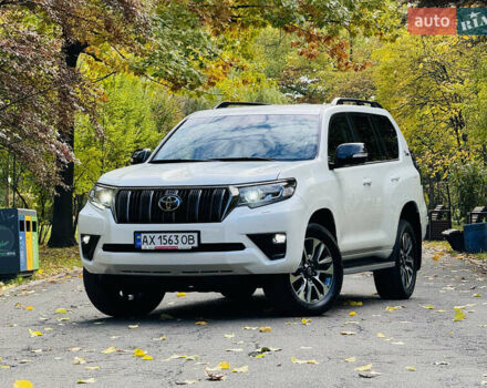 Белый Тойота Ленд Крузер Прадо, объемом двигателя 4 л и пробегом 22 тыс. км за 54999 $, фото 113 на Automoto.ua