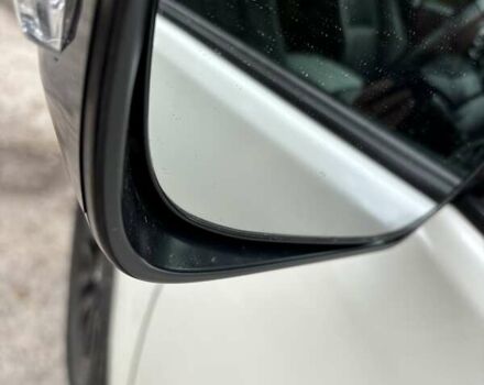 Тойота Ленд Крузер Прадо 2021 в Сумах на Automoto.ua Белый Тойота Ленд Крузер Прадо, объемом двигателя 3.96 л и пробегом 45 тыс. км за 53499 $, фото 20 на Automoto.ua