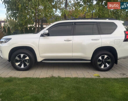 Белый Тойота Ленд Крузер Прадо, объемом двигателя 2.76 л и пробегом 28 тыс. км за 55500 $, фото 19 на Automoto.ua
