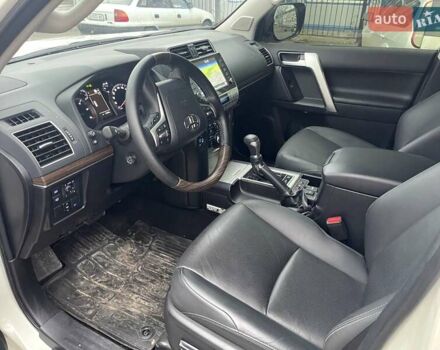 Білий Тойота Ленд Крузер Прадо, об'ємом двигуна 2.76 л та пробігом 15 тис. км за 51000 $, фото 4 на Automoto.ua