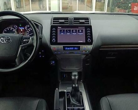 Белый Тойота Ленд Крузер Прадо, объемом двигателя 3.96 л и пробегом 39 тыс. км за 61819 $, фото 7 на Automoto.ua