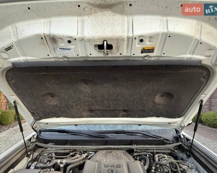 Белый Тойота Ленд Крузер Прадо, объемом двигателя 2.76 л и пробегом 37 тыс. км за 49900 $, фото 84 на Automoto.ua