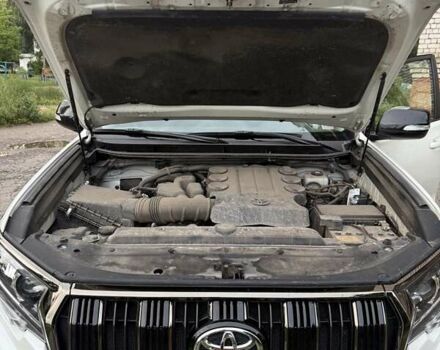 Білий Тойота Ленд Крузер Прадо, об'ємом двигуна 3.96 л та пробігом 46 тис. км за 44000 $, фото 9 на Automoto.ua