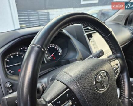 Белый Тойота Ленд Крузер Прадо, объемом двигателя 3.96 л и пробегом 71 тыс. км за 50900 $, фото 29 на Automoto.ua