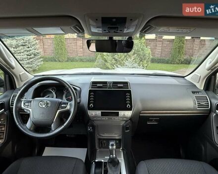 Белый Тойота Ленд Крузер Прадо, объемом двигателя 2.76 л и пробегом 37 тыс. км за 49900 $, фото 28 на Automoto.ua