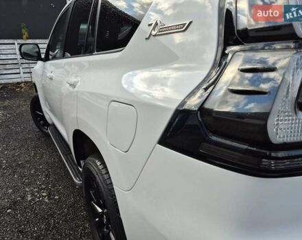 Белый Тойота Ленд Крузер Прадо, объемом двигателя 3.96 л и пробегом 71 тыс. км за 50900 $, фото 15 на Automoto.ua