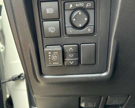 Белый Тойота Ленд Крузер Прадо, объемом двигателя 3.96 л и пробегом 134 тыс. км за 42900 $, фото 68 на Automoto.ua