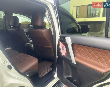 Белый Тойота Ленд Крузер Прадо, объемом двигателя 2.76 л и пробегом 28 тыс. км за 55500 $, фото 67 на Automoto.ua