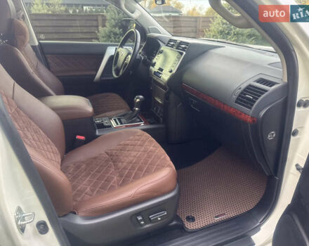 Белый Тойота Ленд Крузер Прадо, объемом двигателя 2.76 л и пробегом 28 тыс. км за 55500 $, фото 72 на Automoto.ua