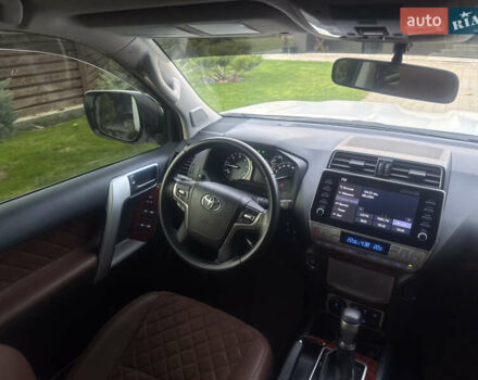 Белый Тойота Ленд Крузер Прадо, объемом двигателя 2.76 л и пробегом 28 тыс. км за 55500 $, фото 76 на Automoto.ua