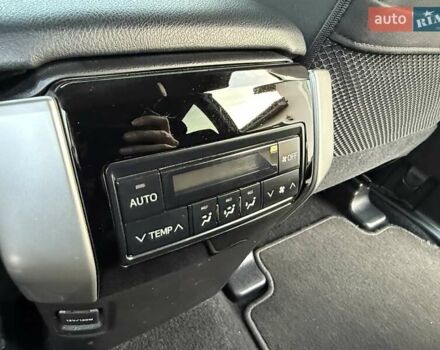 Белый Тойота Ленд Крузер Прадо, объемом двигателя 2.76 л и пробегом 37 тыс. км за 49900 $, фото 32 на Automoto.ua