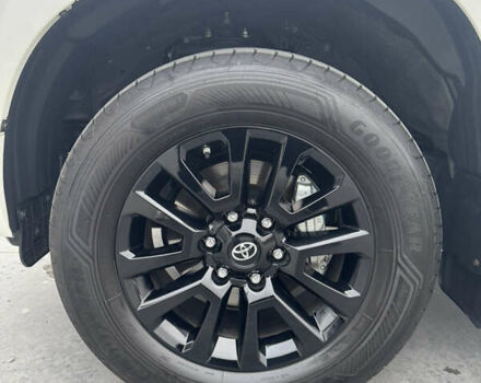 Белый Тойота Ленд Крузер Прадо, объемом двигателя 3.96 л и пробегом 28 тыс. км за 54500 $, фото 10 на Automoto.ua