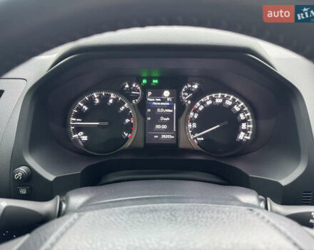 Белый Тойота Ленд Крузер Прадо, объемом двигателя 3.96 л и пробегом 28 тыс. км за 54500 $, фото 6 на Automoto.ua