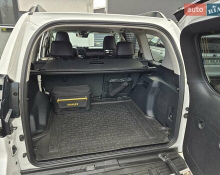 Белый Тойота Ленд Крузер Прадо, объемом двигателя 3.96 л и пробегом 71 тыс. км за 50900 $, фото 49 на Automoto.ua