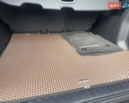 Белый Тойота Ленд Крузер Прадо, объемом двигателя 2.76 л и пробегом 28 тыс. км за 55500 $, фото 65 на Automoto.ua