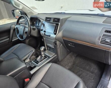 Білий Тойота Ленд Крузер Прадо, об'ємом двигуна 3.96 л та пробігом 73 тис. км за 50900 $, фото 42 на Automoto.ua