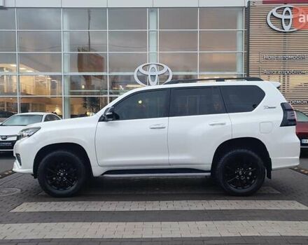 Белый Тойота Ленд Крузер Прадо, объемом двигателя 3.96 л и пробегом 39 тыс. км за 61819 $, фото 2 на Automoto.ua