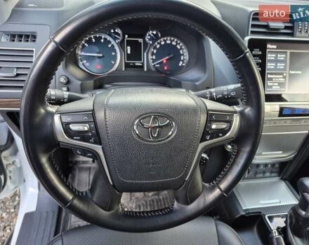 Белый Тойота Ленд Крузер Прадо, объемом двигателя 3.96 л и пробегом 71 тыс. км за 50900 $, фото 30 на Automoto.ua