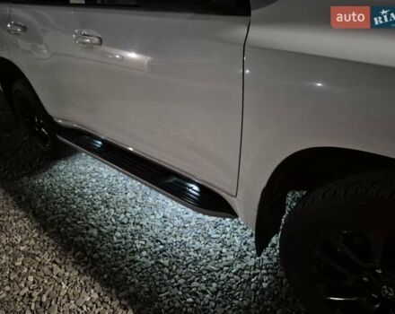 Белый Тойота Ленд Крузер Прадо, объемом двигателя 3.96 л и пробегом 71 тыс. км за 50900 $, фото 21 на Automoto.ua