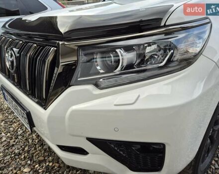 Белый Тойота Ленд Крузер Прадо, объемом двигателя 3.96 л и пробегом 71 тыс. км за 50900 $, фото 1 на Automoto.ua