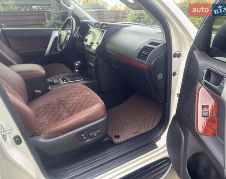 Белый Тойота Ленд Крузер Прадо, объемом двигателя 2.76 л и пробегом 28 тыс. км за 55500 $, фото 71 на Automoto.ua