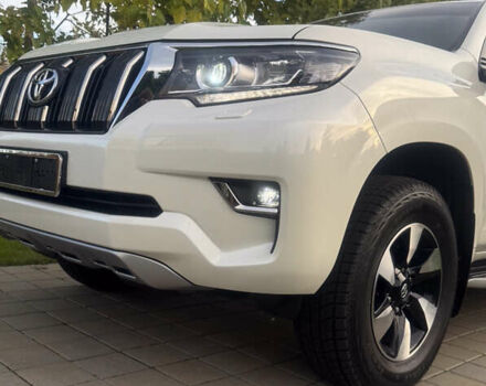 Белый Тойота Ленд Крузер Прадо, объемом двигателя 2.76 л и пробегом 28 тыс. км за 55500 $, фото 10 на Automoto.ua