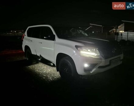 Белый Тойота Ленд Крузер Прадо, объемом двигателя 3.96 л и пробегом 71 тыс. км за 50900 $, фото 23 на Automoto.ua