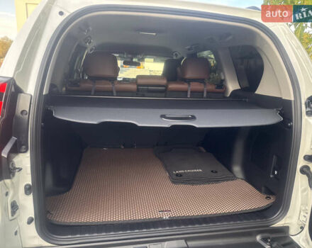 Белый Тойота Ленд Крузер Прадо, объемом двигателя 2.76 л и пробегом 28 тыс. км за 55500 $, фото 60 на Automoto.ua