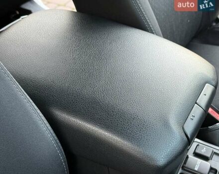 Белый Тойота Ленд Крузер Прадо, объемом двигателя 2.76 л и пробегом 37 тыс. км за 49900 $, фото 20 на Automoto.ua