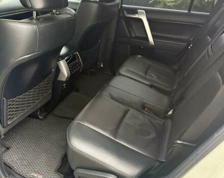 Білий Тойота Ленд Крузер Прадо, об'ємом двигуна 3.96 л та пробігом 174 тис. км за 44000 $, фото 8 на Automoto.ua