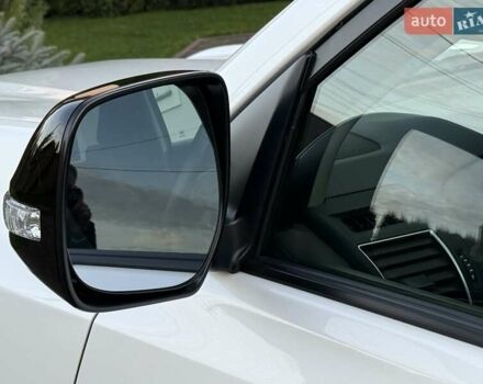 Белый Тойота Ленд Крузер Прадо, объемом двигателя 2.76 л и пробегом 37 тыс. км за 49900 $, фото 37 на Automoto.ua