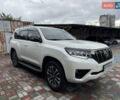 Тойота Ленд Крузер Прадо 2022 в Запорожье на Automoto.ua Белый Тойота Ленд Крузер Прадо, объемом двигателя 3.96 л и пробегом 15 тыс. км за 55000 $, фото 3 на Automoto.ua