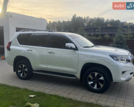 Белый Тойота Ленд Крузер Прадо, объемом двигателя 2.76 л и пробегом 28 тыс. км за 55500 $, фото 30 на Automoto.ua