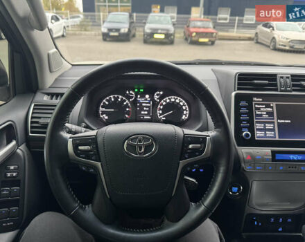 Белый Тойота Ленд Крузер Прадо, объемом двигателя 3.96 л и пробегом 28 тыс. км за 54500 $, фото 5 на Automoto.ua