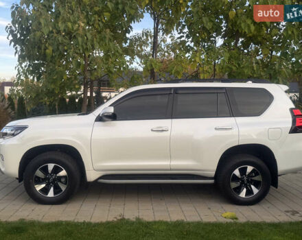 Белый Тойота Ленд Крузер Прадо, объемом двигателя 2.76 л и пробегом 28 тыс. км за 55500 $, фото 18 на Automoto.ua