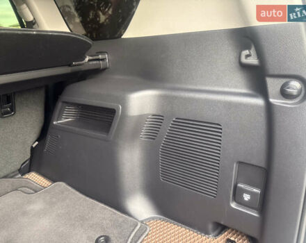 Белый Тойота Ленд Крузер Прадо, объемом двигателя 2.76 л и пробегом 28 тыс. км за 55500 $, фото 62 на Automoto.ua