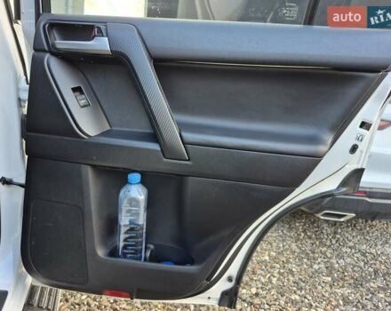 Білий Тойота Ленд Крузер Прадо, об'ємом двигуна 3.96 л та пробігом 73 тис. км за 50900 $, фото 37 на Automoto.ua