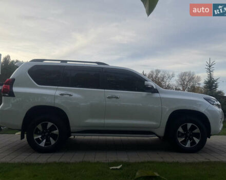 Белый Тойота Ленд Крузер Прадо, объемом двигателя 2.76 л и пробегом 28 тыс. км за 55500 $, фото 29 на Automoto.ua