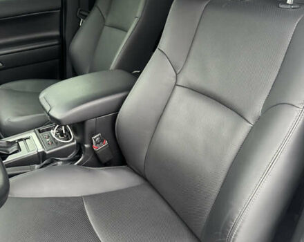 Белый Тойота Ленд Крузер Прадо, объемом двигателя 3.96 л и пробегом 28 тыс. км за 54500 $, фото 1 на Automoto.ua