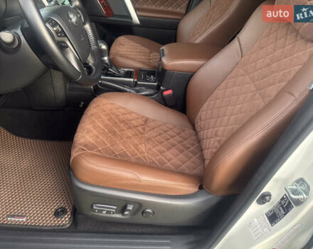 Белый Тойота Ленд Крузер Прадо, объемом двигателя 2.76 л и пробегом 28 тыс. км за 55500 $, фото 59 на Automoto.ua