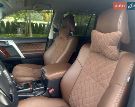 Белый Тойота Ленд Крузер Прадо, объемом двигателя 2.76 л и пробегом 28 тыс. км за 55500 $, фото 52 на Automoto.ua