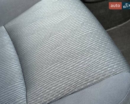 Белый Тойота Ленд Крузер Прадо, объемом двигателя 2.76 л и пробегом 37 тыс. км за 49900 $, фото 18 на Automoto.ua