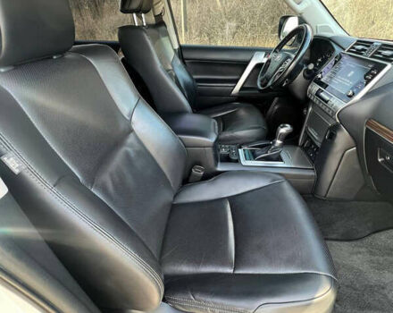 Белый Тойота Ленд Крузер Прадо, объемом двигателя 3.96 л и пробегом 134 тыс. км за 42900 $, фото 53 на Automoto.ua