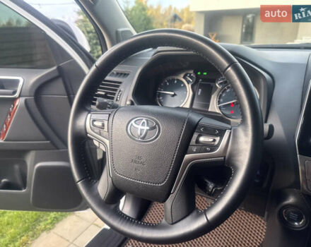 Белый Тойота Ленд Крузер Прадо, объемом двигателя 2.76 л и пробегом 28 тыс. км за 55500 $, фото 79 на Automoto.ua