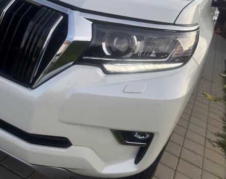 Белый Тойота Ленд Крузер Прадо, объемом двигателя 2.76 л и пробегом 28 тыс. км за 55500 $, фото 4 на Automoto.ua