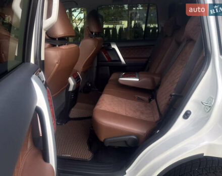 Белый Тойота Ленд Крузер Прадо, объемом двигателя 2.76 л и пробегом 28 тыс. км за 55500 $, фото 54 на Automoto.ua