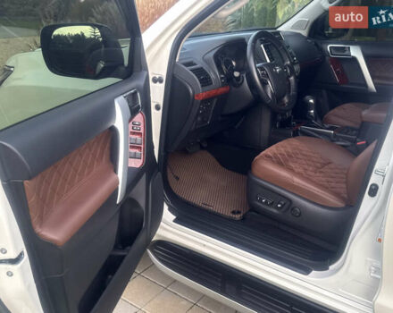 Белый Тойота Ленд Крузер Прадо, объемом двигателя 2.76 л и пробегом 28 тыс. км за 55500 $, фото 45 на Automoto.ua