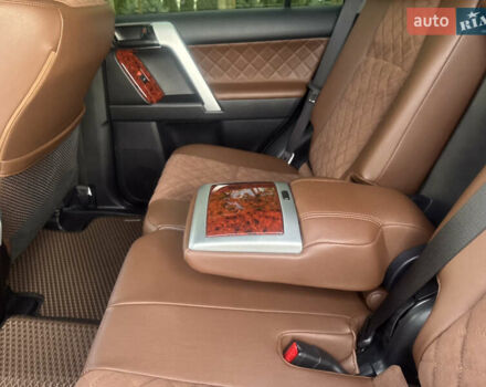 Белый Тойота Ленд Крузер Прадо, объемом двигателя 2.76 л и пробегом 28 тыс. км за 55500 $, фото 55 на Automoto.ua