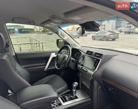 Белый Тойота Ленд Крузер Прадо, объемом двигателя 3.96 л и пробегом 28 тыс. км за 54500 $, фото 3 на Automoto.ua