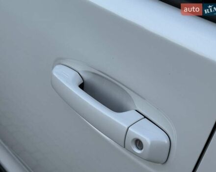 Белый Тойота Ленд Крузер Прадо, объемом двигателя 2.76 л и пробегом 37 тыс. км за 49900 $, фото 36 на Automoto.ua